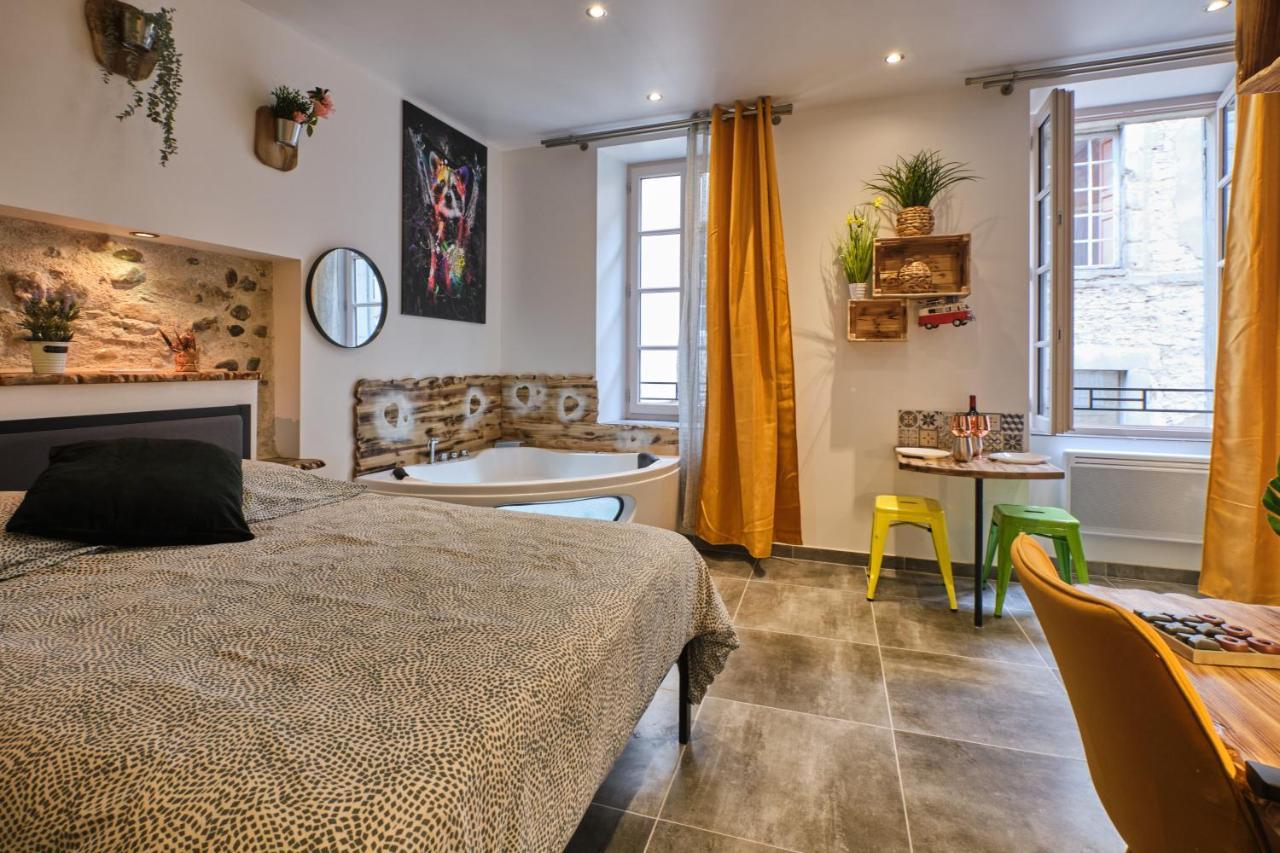 Place Carnot - Studio Tout Equipe Avec Jacuzzi Proche Toutes Commodites Carcassonne Exterior foto
