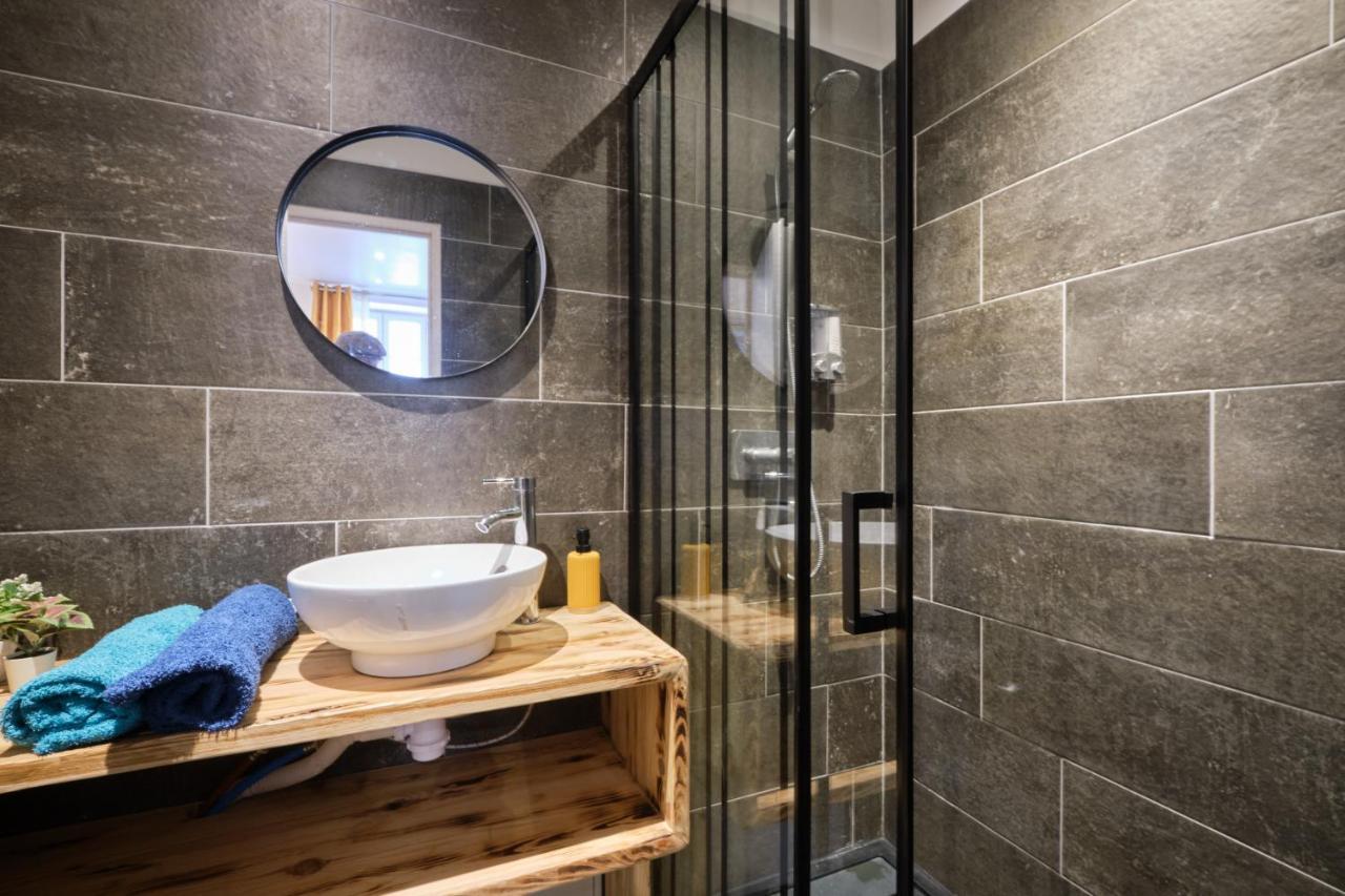 Place Carnot - Studio Tout Equipe Avec Jacuzzi Proche Toutes Commodites Carcassonne Exterior foto