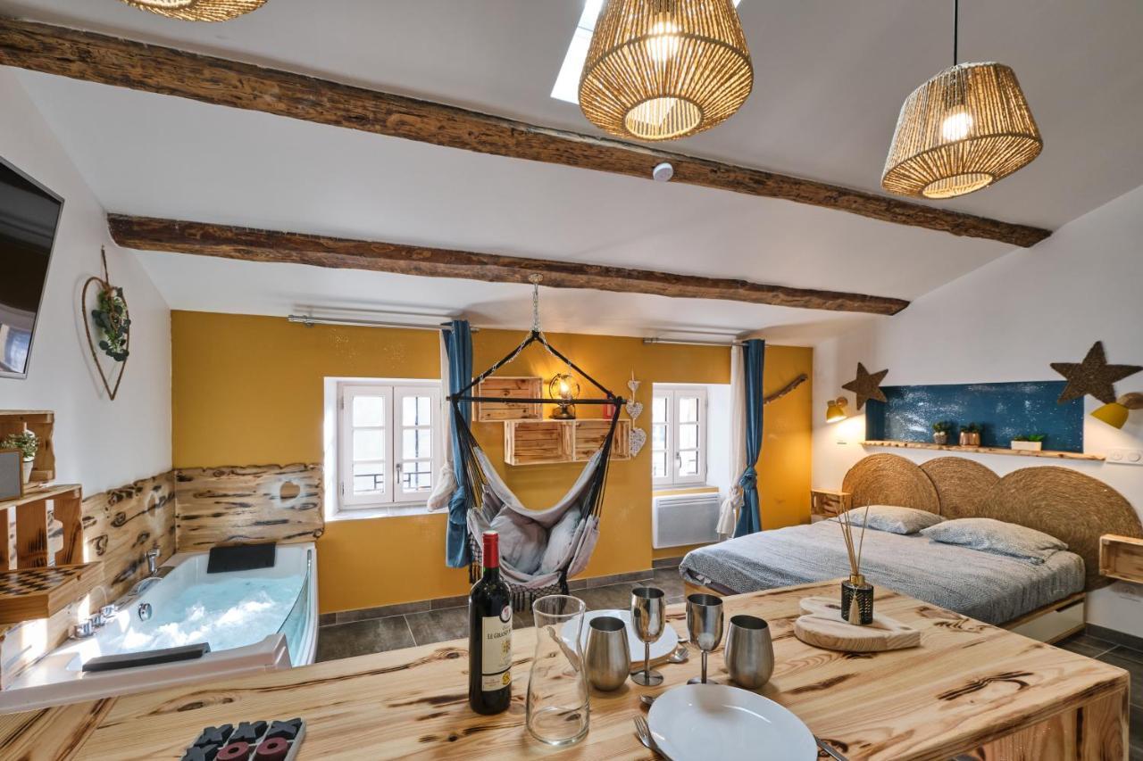 Place Carnot - Studio Tout Equipe Avec Jacuzzi Proche Toutes Commodites Carcassonne Exterior foto